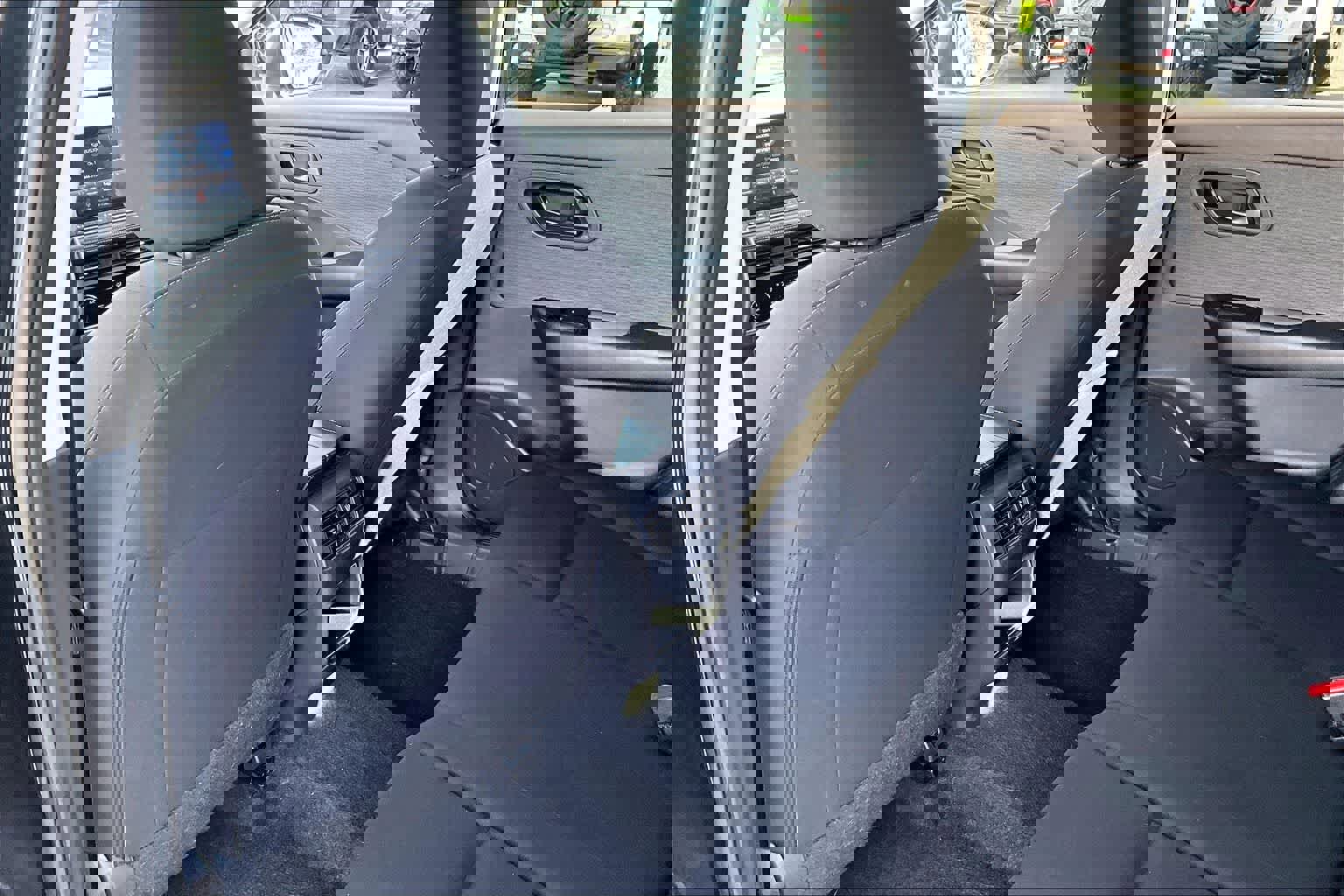 Used 2023 Nissan Rogue S image 12