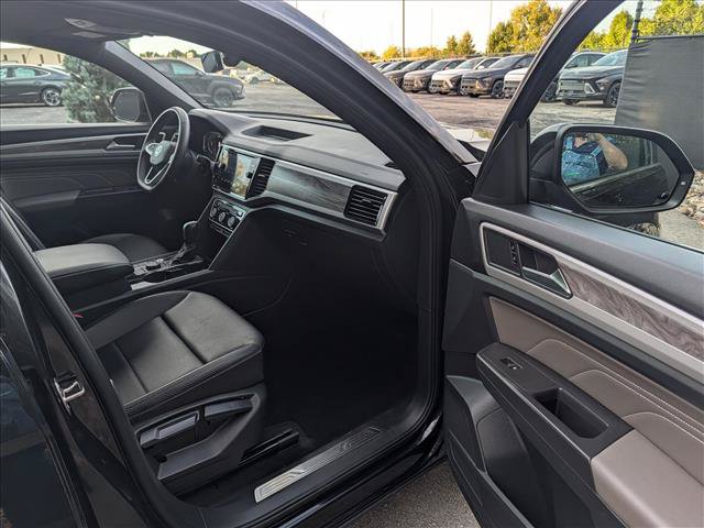 Used 2023 Volkswagen Atlas Cross Sport SE AWD/4WD image 12