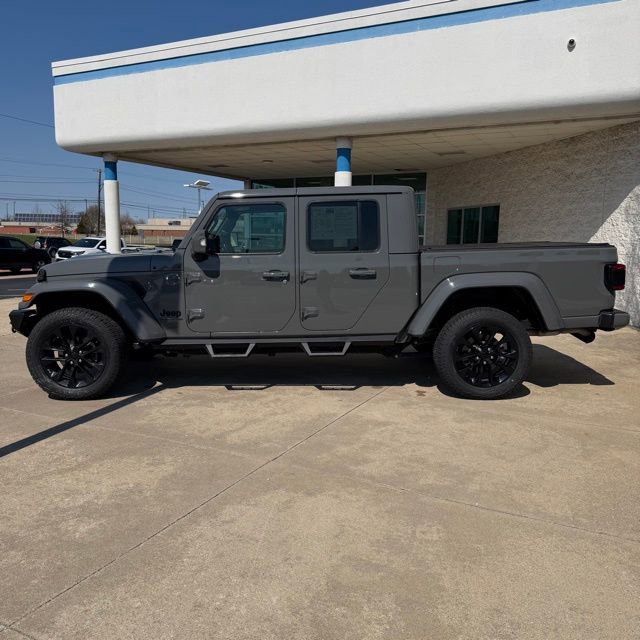 Used 2022 Jeep Gladiator Overland AWD/4WD image 2