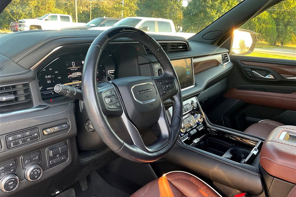 Used 2023 GMC Yukon Denali Ultimate image 13