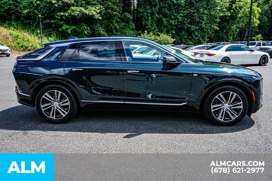 Used 2024 Cadillac Lyriq Luxury AWD/4WD image 8