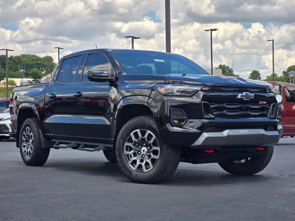 Used 2024 Chevrolet Colorado Z71 w/ Z71 Convenience Package 2