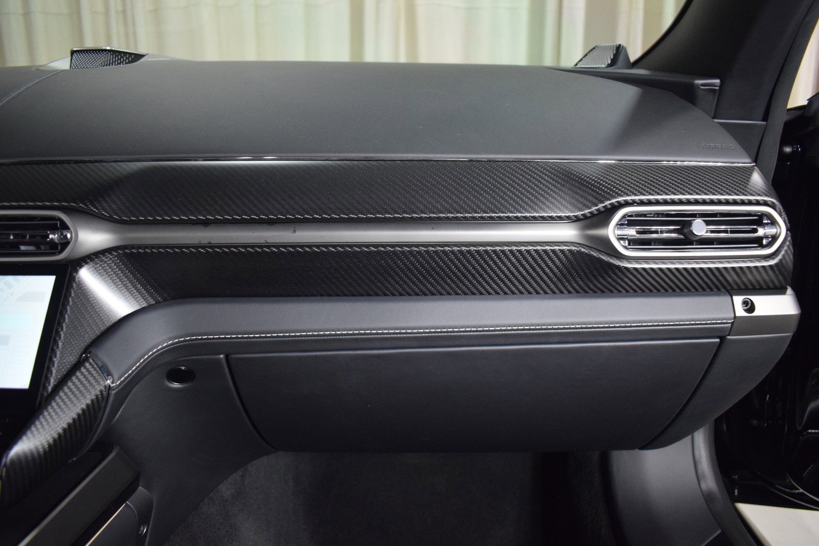 Used 2025 Aston Martin Vanquish image 22