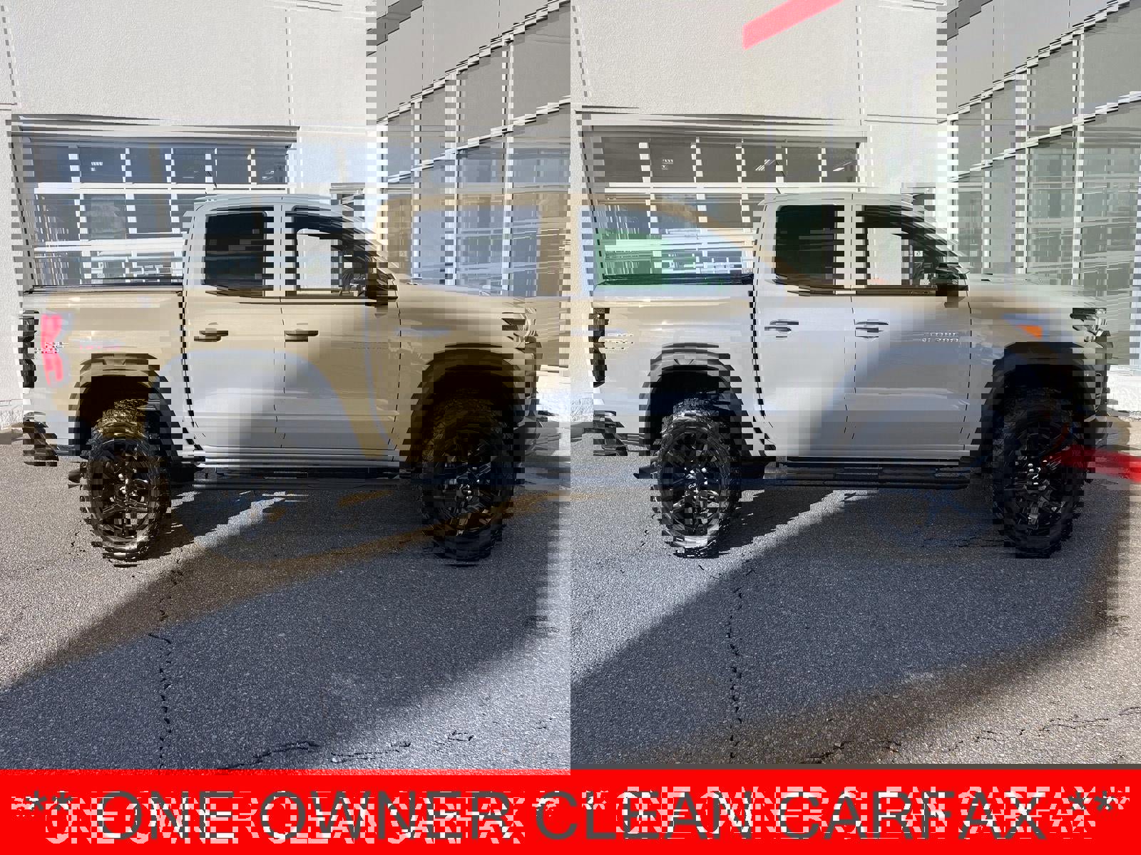 Used 2024 Chevrolet Colorado Trail Boss w/ Technology Package image 1