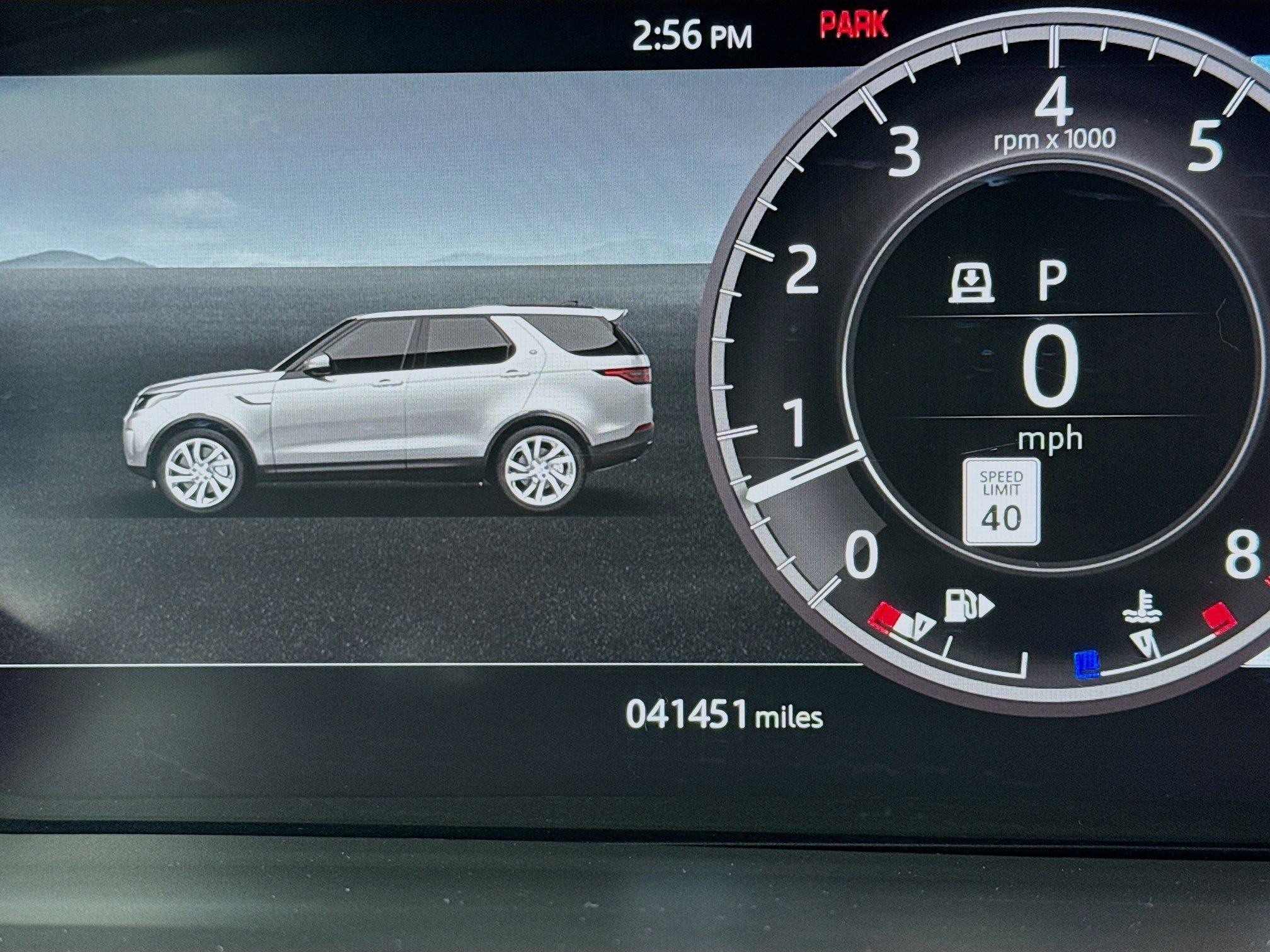 Used 2018 Land Rover Discovery HSE image 8