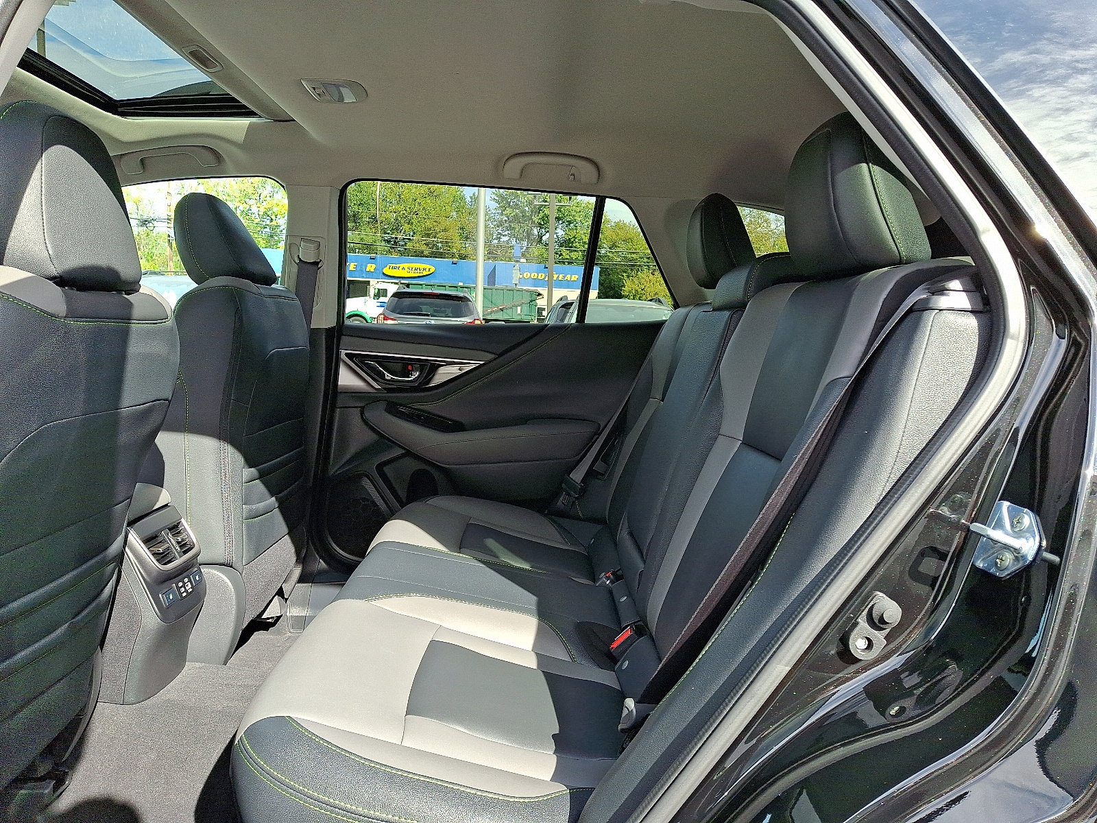 Used 2025 Subaru Outback Onyx Edition XT image 10