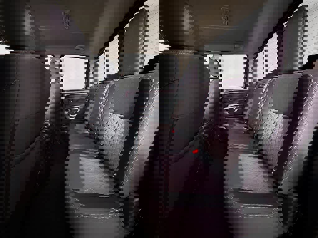 Used 2024 Nissan Titan SV w/ SV Convenience Package image 14