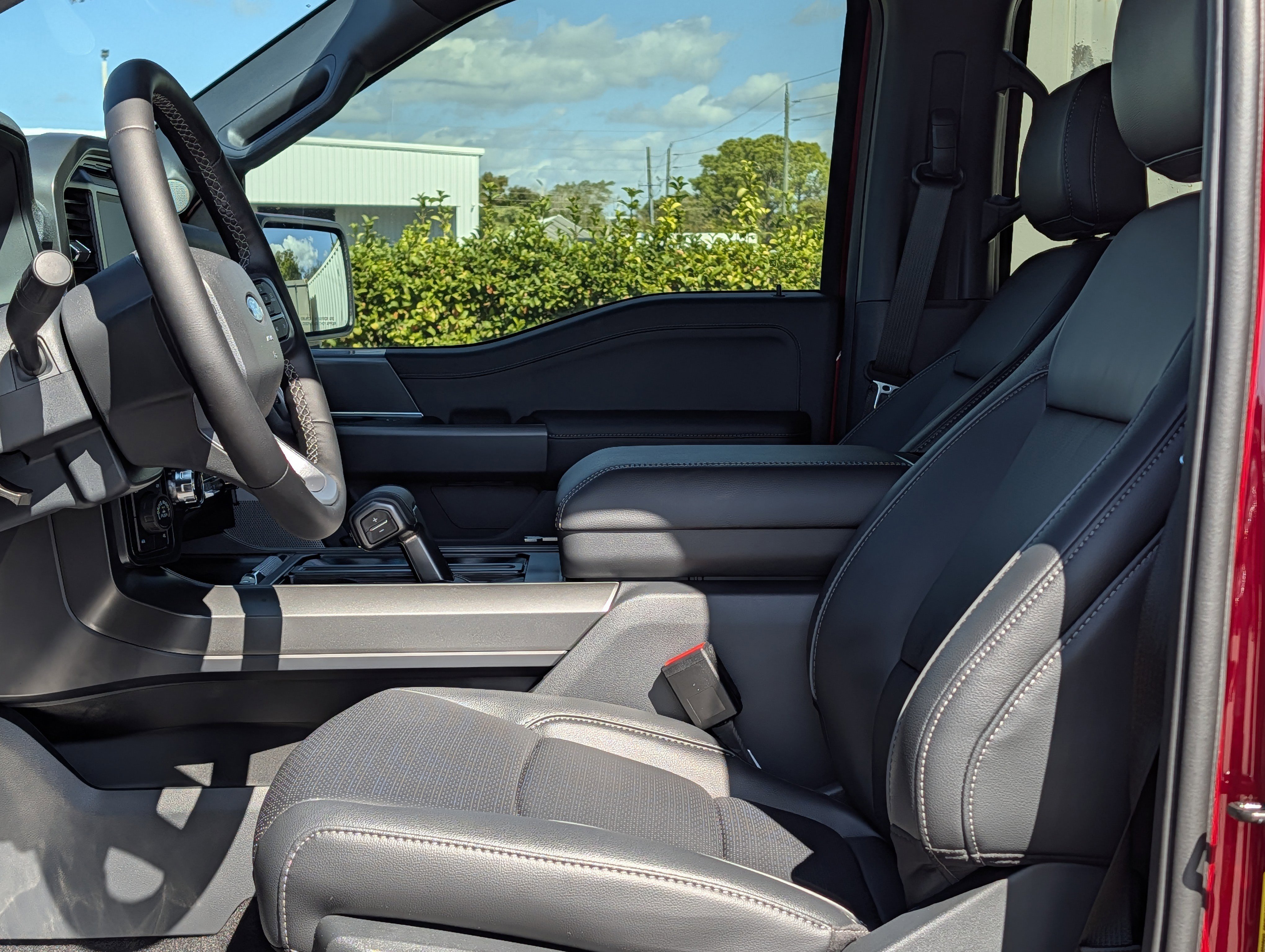 New 2025 Ford F150 Lariat w/ Equipment Group 501A Mid image 41