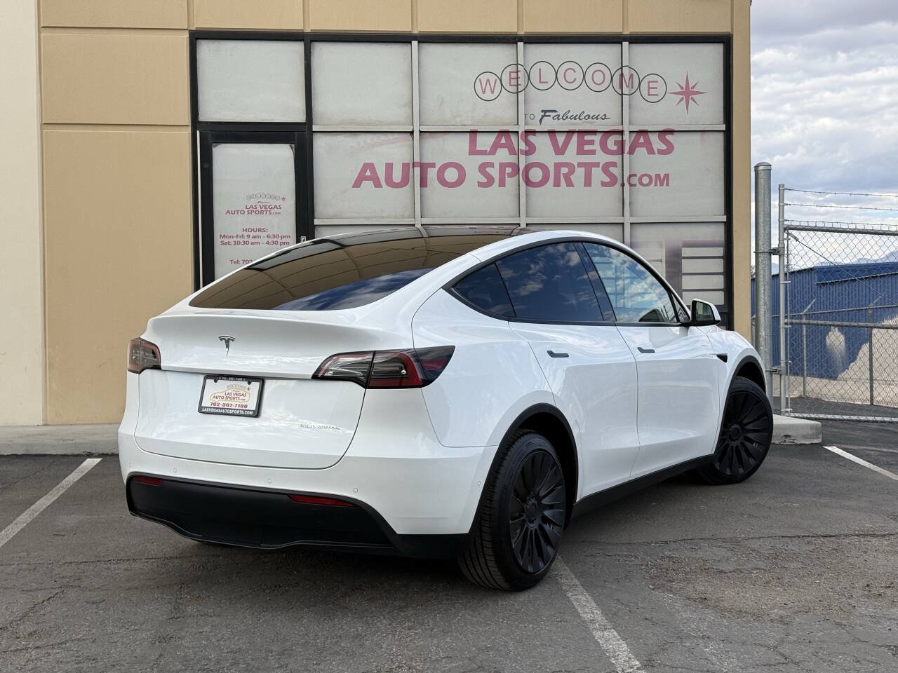Used 2022 Tesla Model Y Long Range AWD/4WD image 7