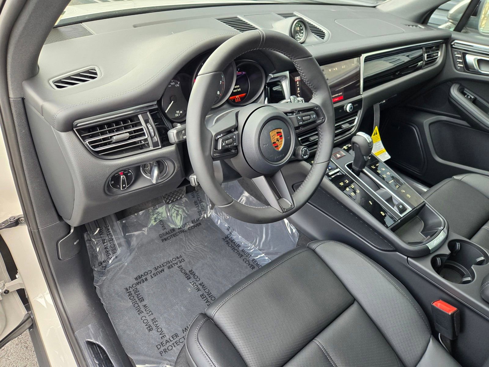New 2026 Porsche Macan Turbo AWD/4WD image 4