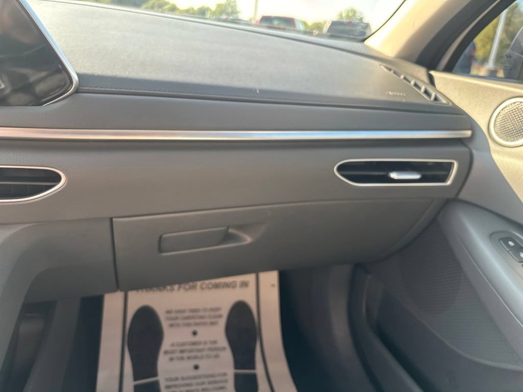 Used 2021 Hyundai Sonata SE w/ Preferred Accessory Package FWD image 24