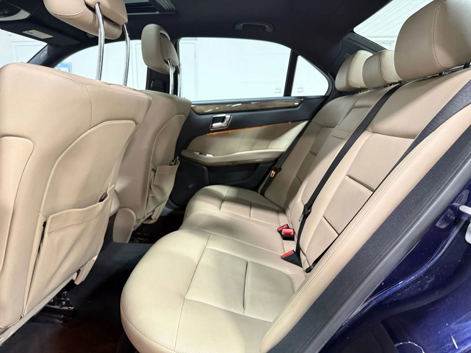 Used 2010 Mercedes-Benz E 350 E 350 4MATIC Sedan 4D image 37