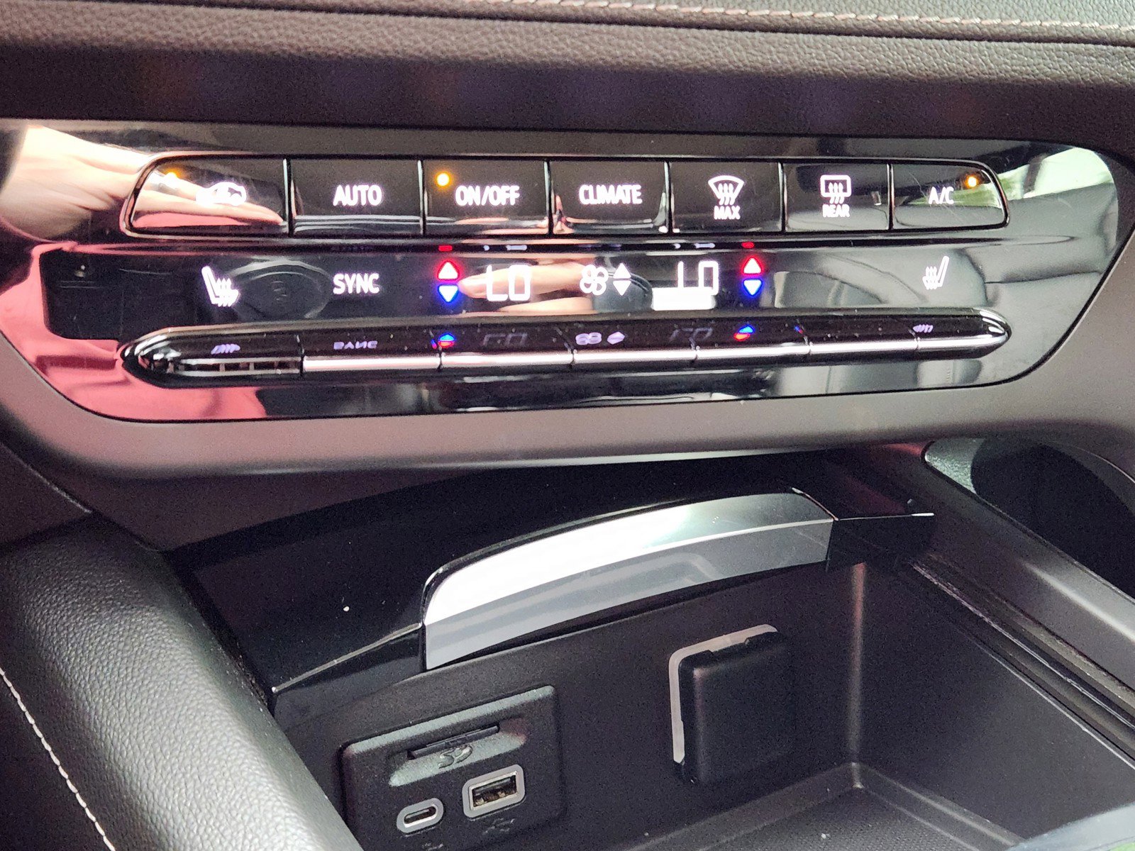 Used 2021 Buick Envision Essence w/ Technology Package I FWD image 15