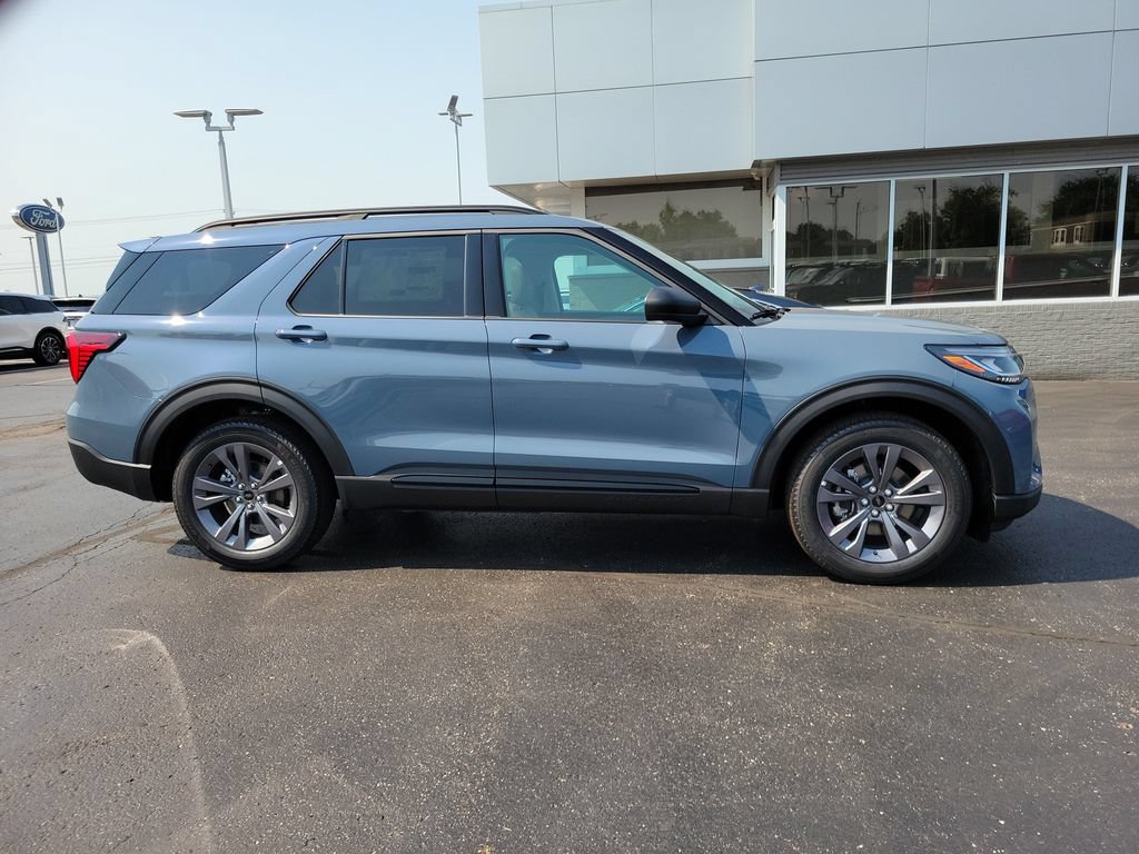 New 2026 Ford Explorer Active w/ Active Comfort Package AWD/4WD image 3