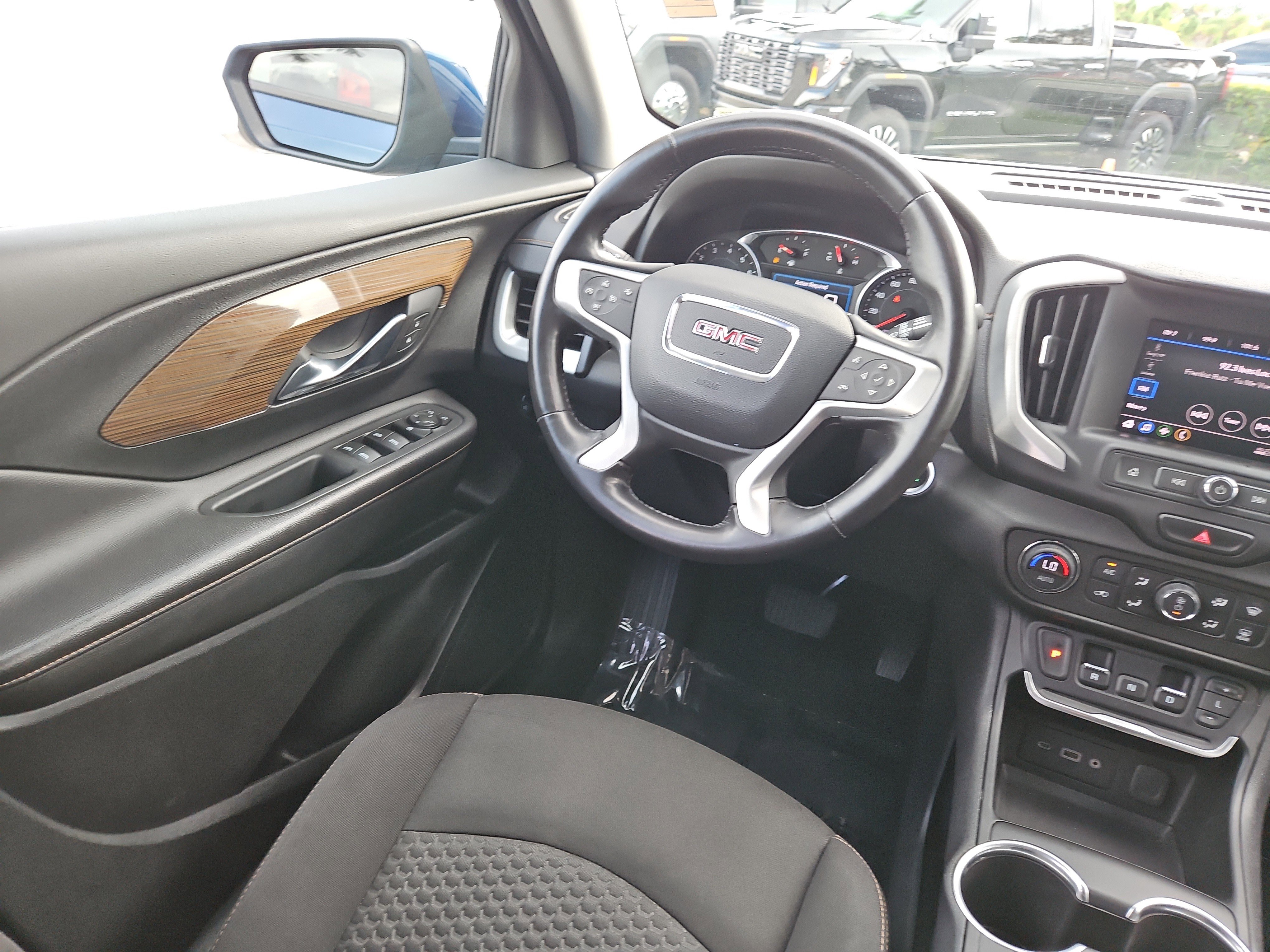 Used 2020 GMC Terrain SLE w/ Driver Convenience Package image 15