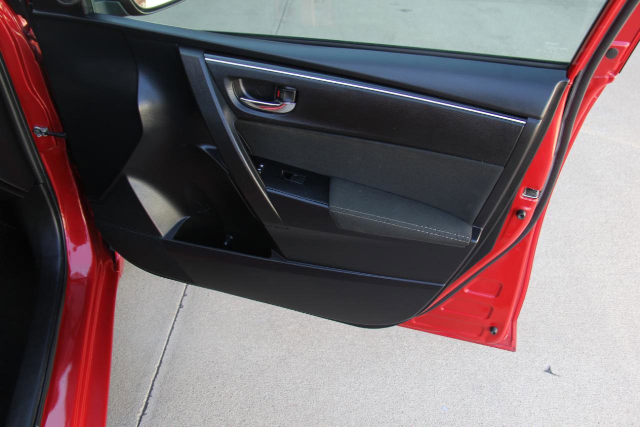 Used 2017 Toyota Corolla LE w/ Carpet Mat Package (TMS) image 26