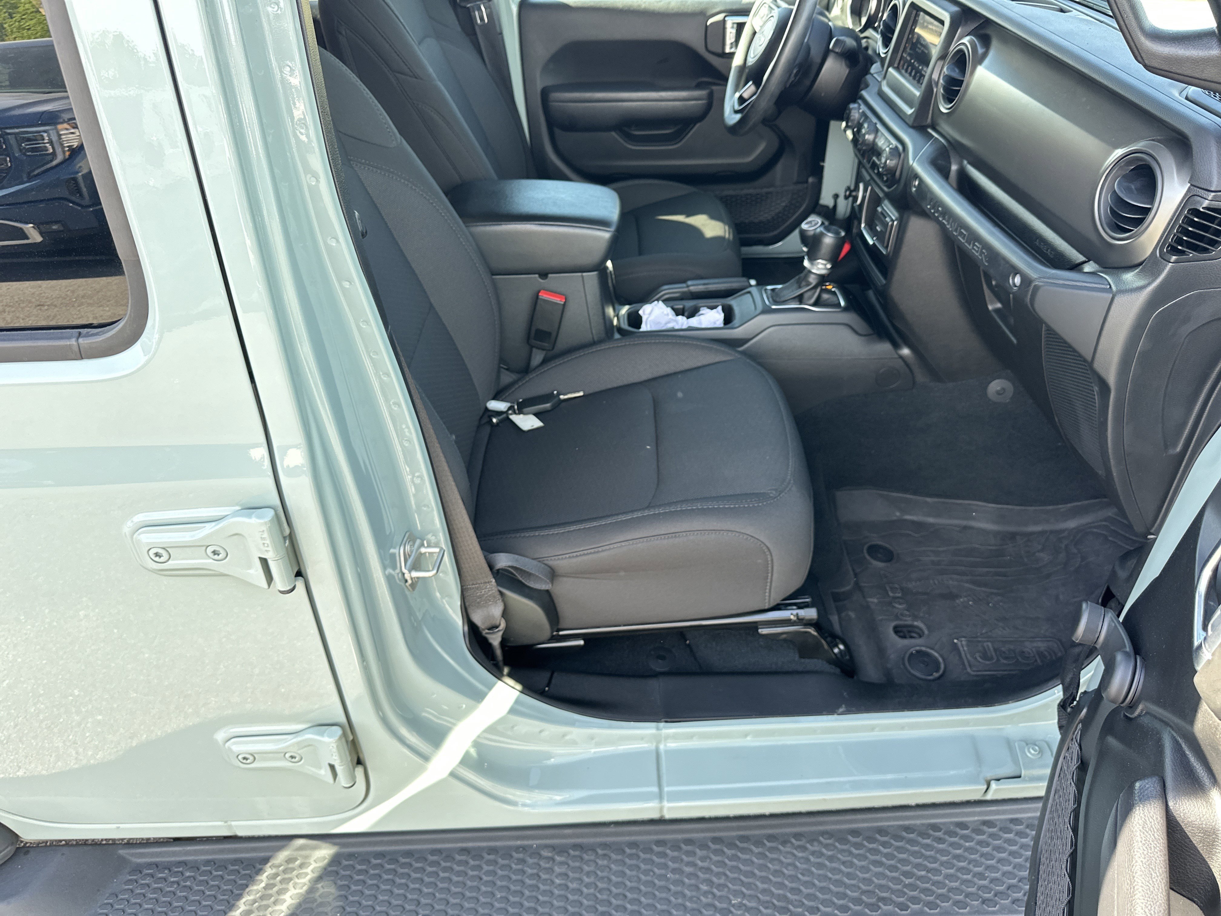 Used 2023 Jeep Wrangler Sport image 14