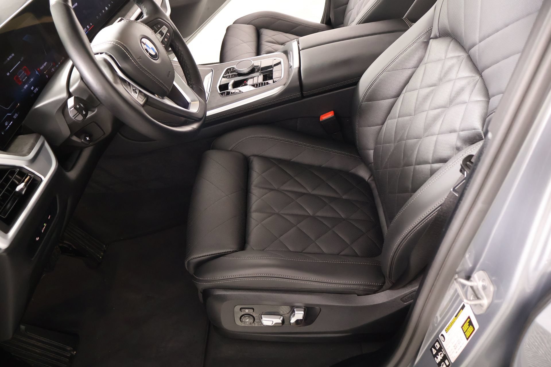 Used 2026 BMW X5 xDrive40i AWD/4WD image 12