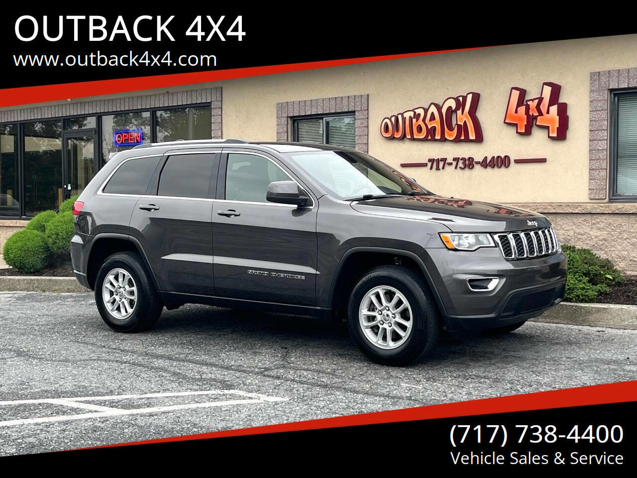 Used 2019 Jeep Grand Cherokee Laredo image 1