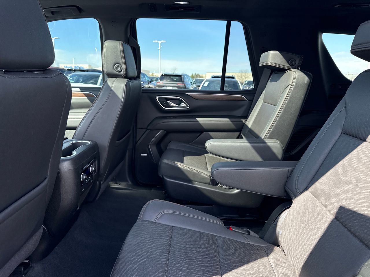 Used 2024 Chevrolet Tahoe High Country AWD/4WD image 14