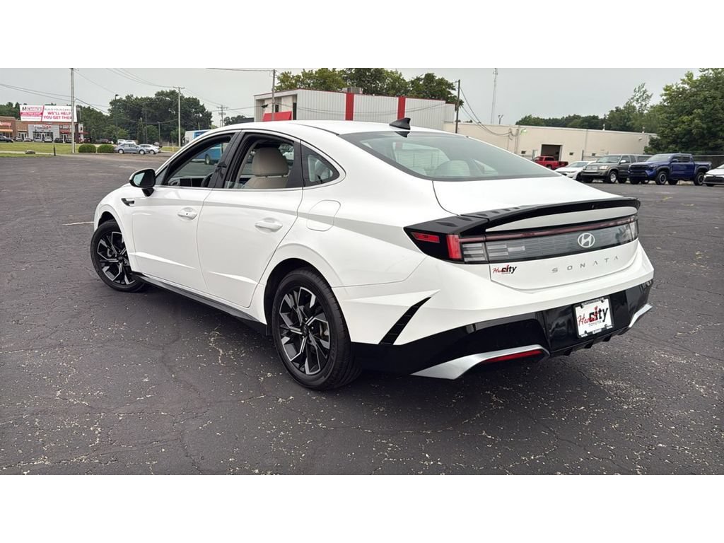 Used 2024 Hyundai Sonata SEL FWD image 5