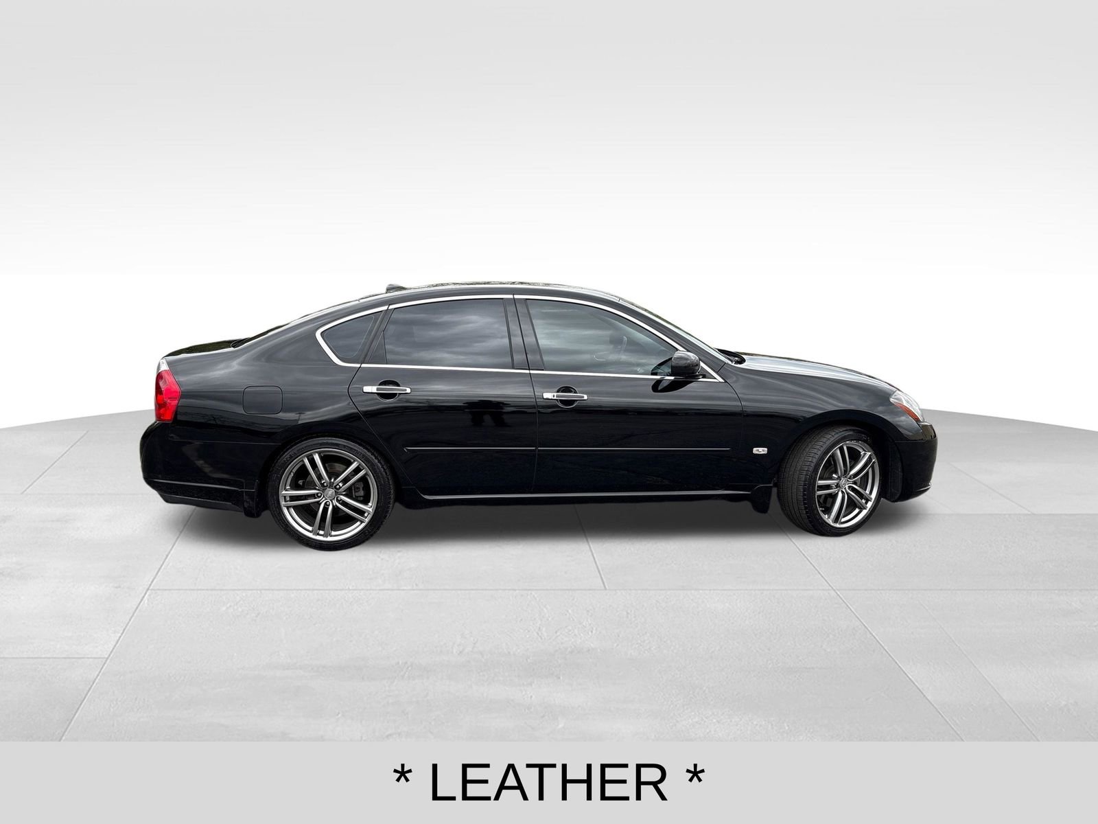 Used 2007 INFINITI M35 w/ Technology Pkg RWD image 6
