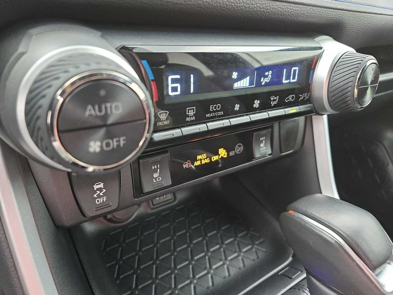 Certified 2025 Toyota RAV4 SE w/ Convenience Package AWD/4WD image 22