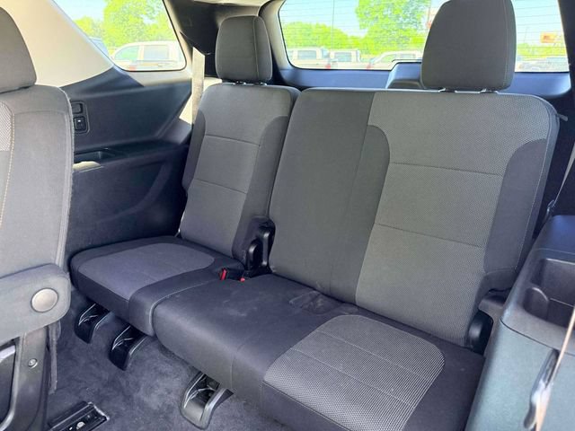 Used 2020 Chevrolet Traverse LT FWD image 13