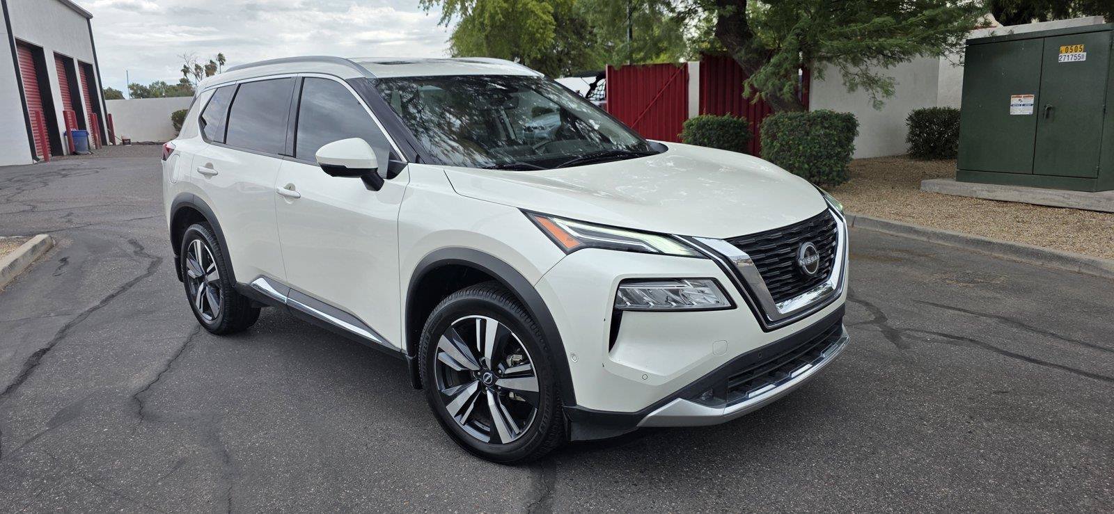 Used 2022 Nissan Rogue Platinum w/ Head-Up Display Package FWD image 4