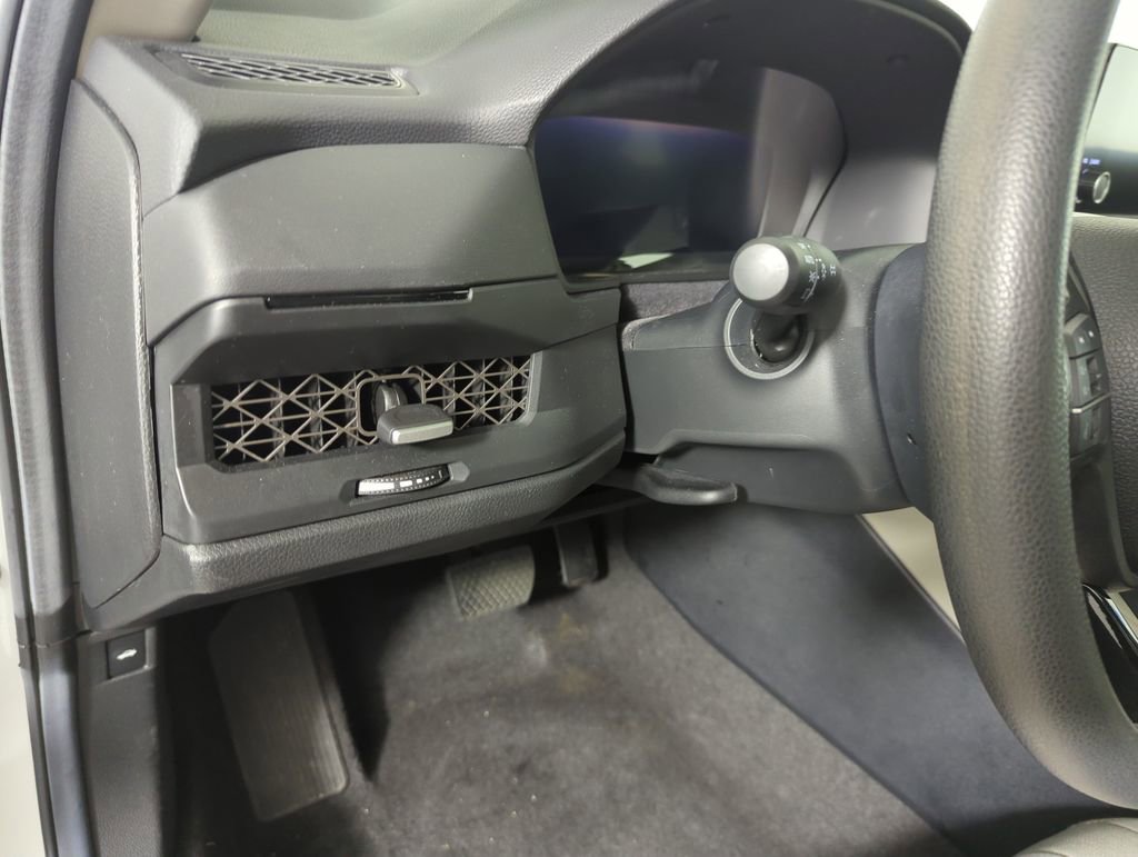 Certified 2025 Honda Accord SE image 28