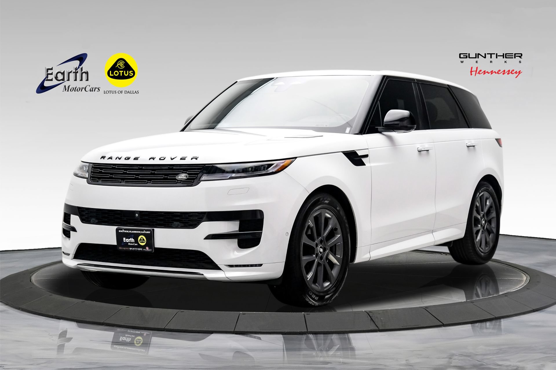 Used 2024 Land Rover Range Rover Sport Dynamic SE AWD/4WD image 1