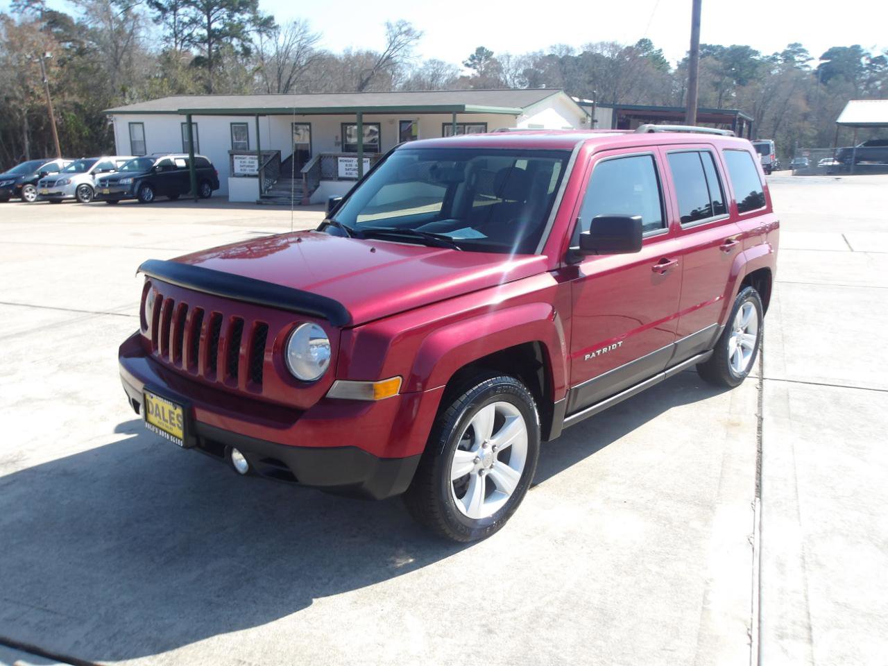 Used 2014 Jeep Patriot Latitude FWD image 2