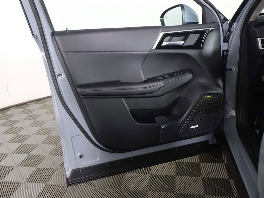 New 2025 Mitsubishi Outlander SE image 26