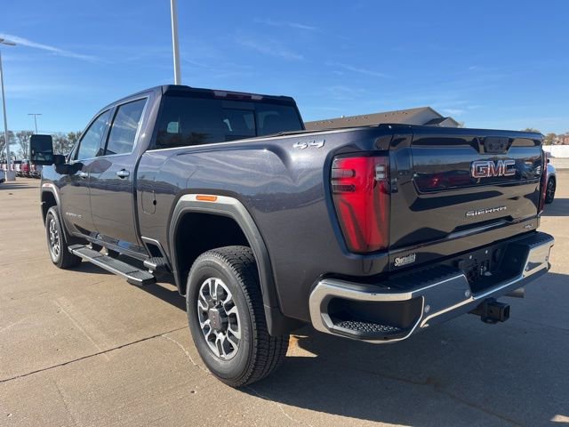 Used 2024 GMC Sierra 2500 SLT w/ SLT Premium Package image 9