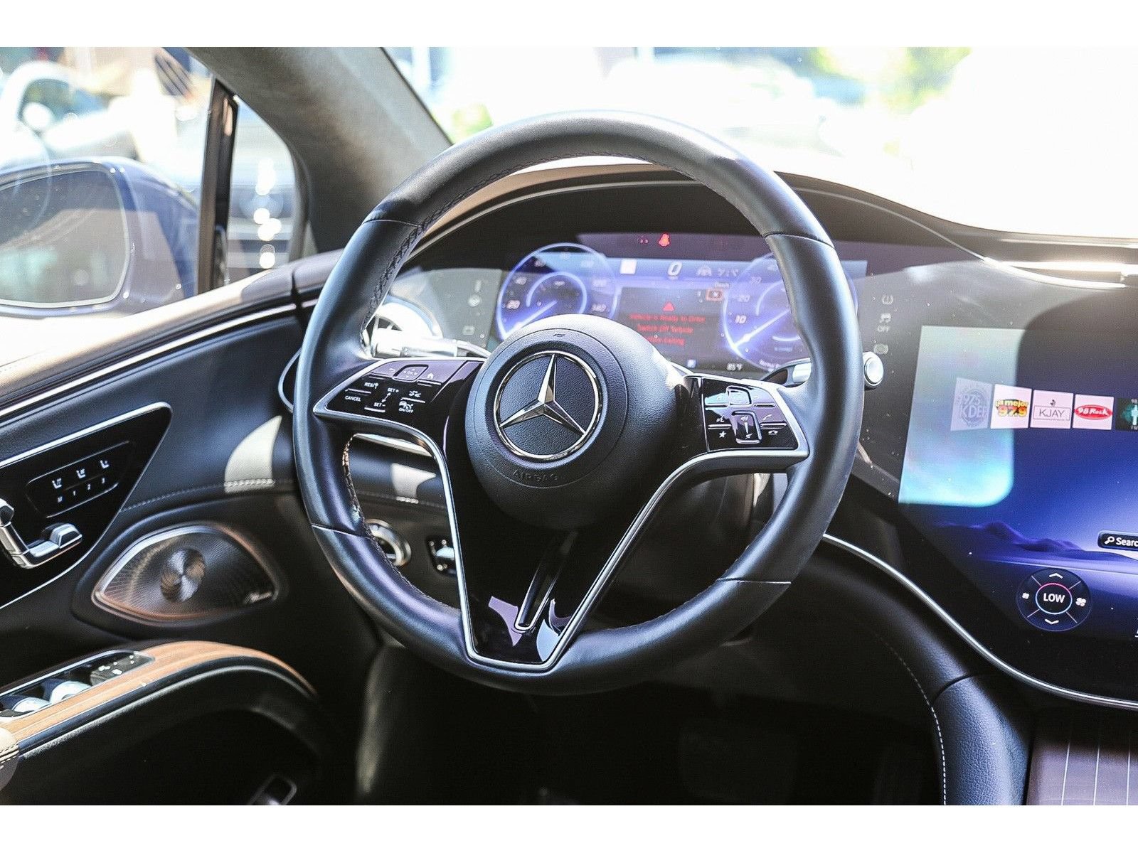 Used 2022 Mercedes-Benz EQS 580 4MATIC Sedan image 13
