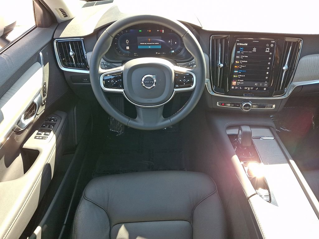 Used 2025 Volvo V90 B6 Cross Country Plus w/ Protection Package Premier image 12