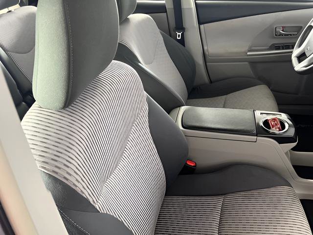 Used 2016 Toyota Prius V Five image 19