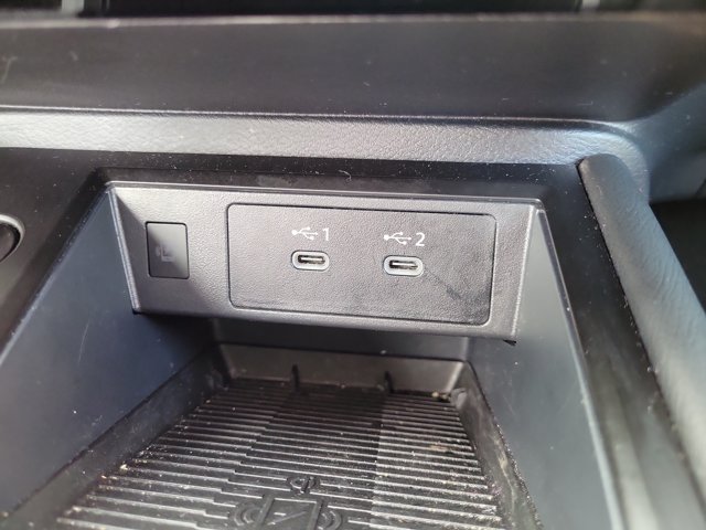 Used 2025 Nissan Kicks SR FWD image 30