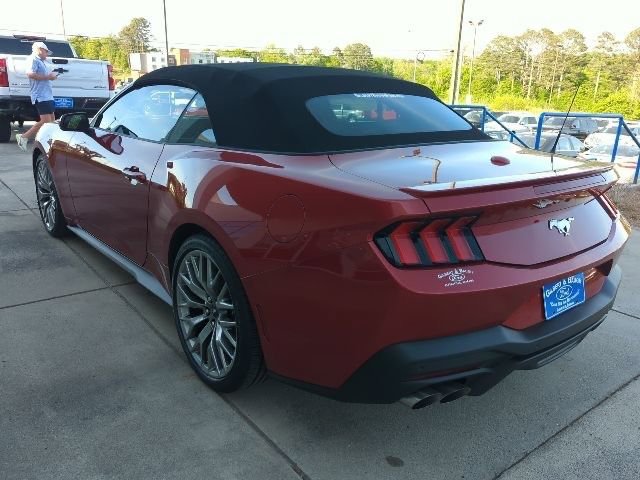 Used 2024 Ford Mustang Premium image 5