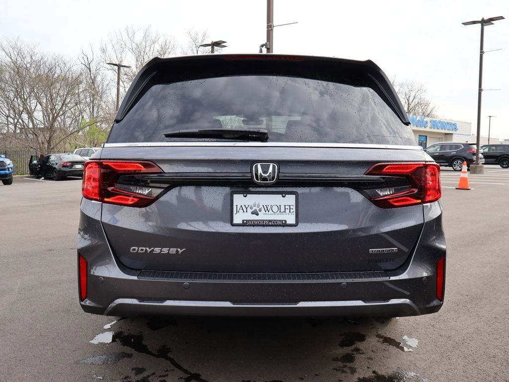 New 2026 Honda Odyssey Touring image 4