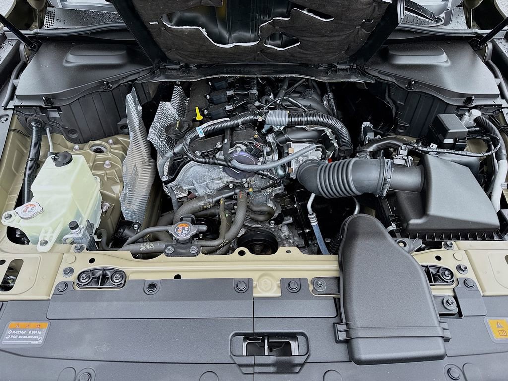 Certified 2025 MAZDA CX-70 Plug-In Hybrid w/ Premium Pkg image 35