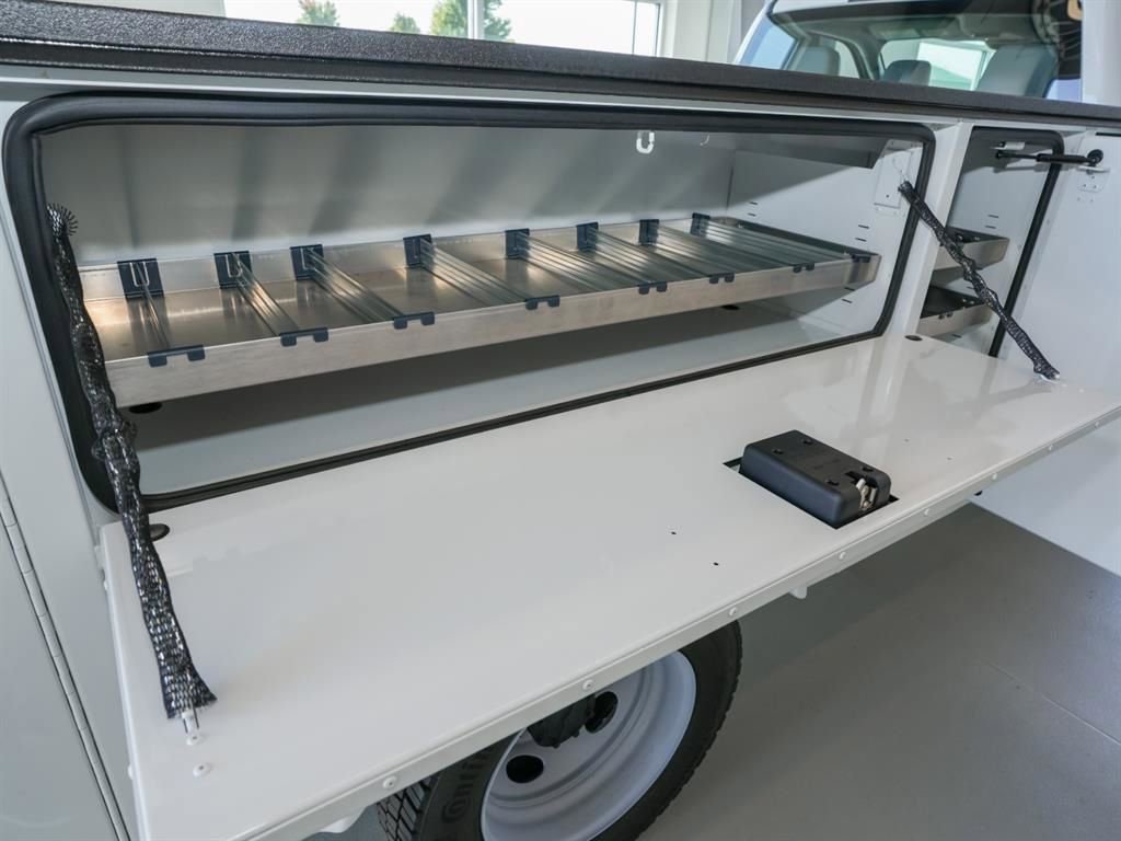 New 2025 Ford F550 4x4 Regular Cab Super Duty image 19