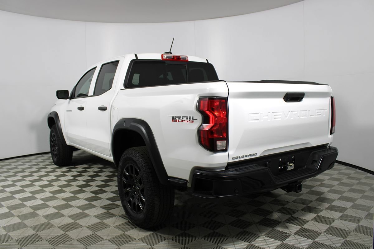 Used 2024 Chevrolet Colorado Trail Boss w/ Technology Package AWD/4WD image 38