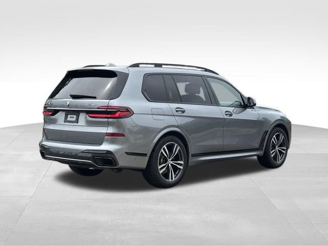 Used 2024 BMW X7 xDrive40i w/ M Sport Package AWD/4WD image 9