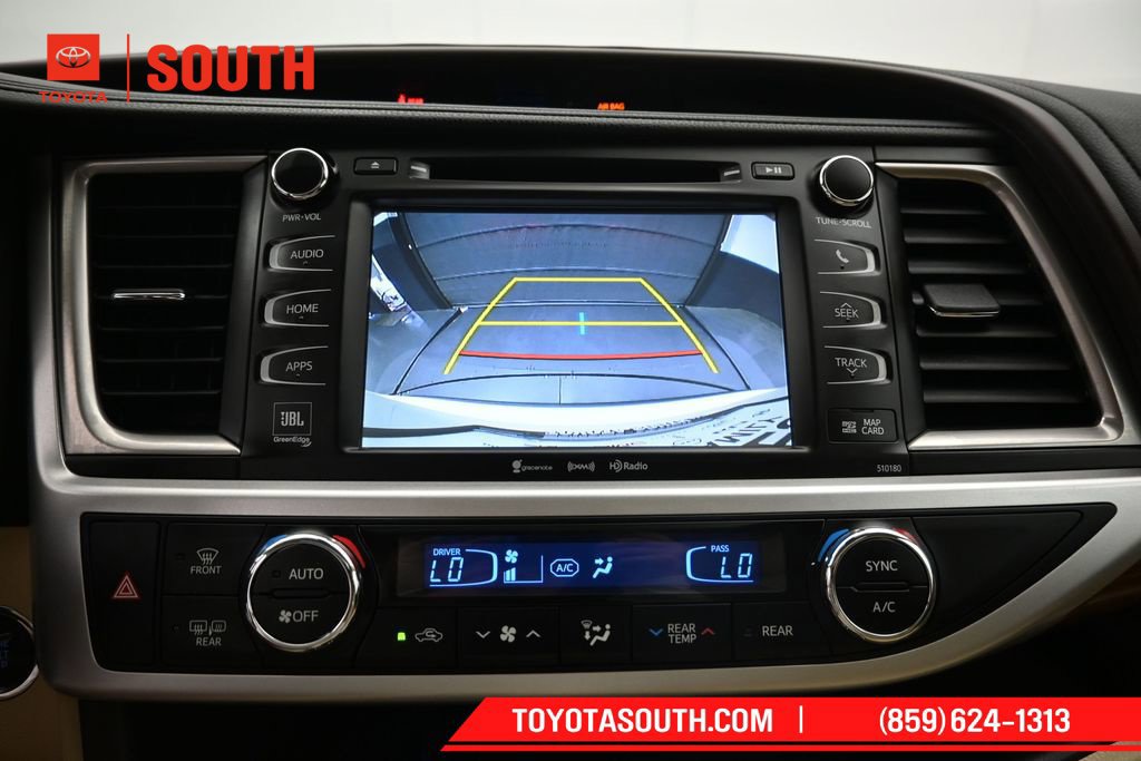 Used 2017 Toyota Highlander Limited AWD/4WD image 19