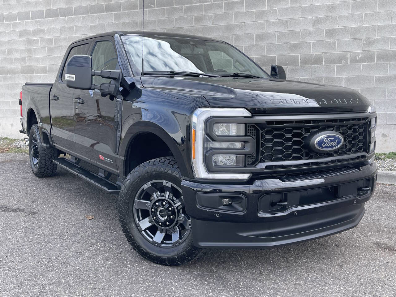 Used 2023 Ford F350 Lariat w/ Lariat Ultimate Package