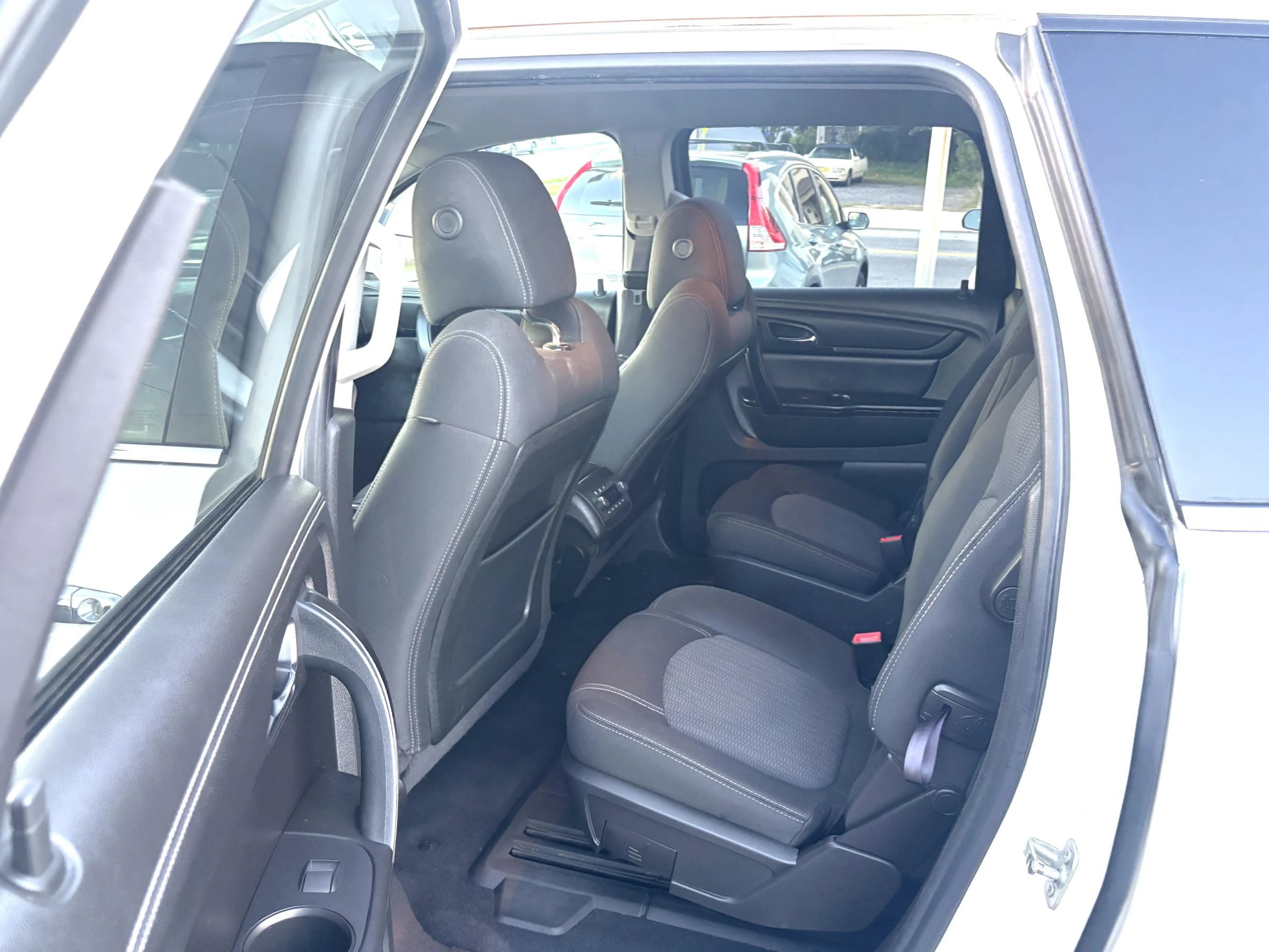 Used 2015 Chevrolet Traverse LT AWD/4WD image 9