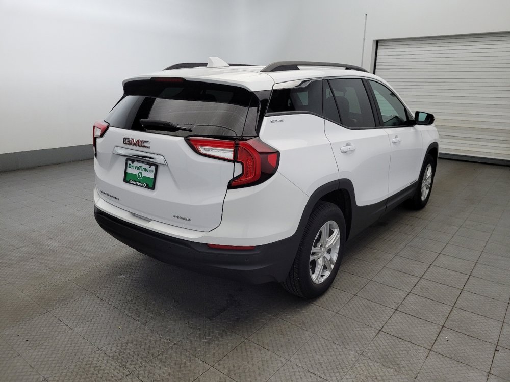 Used 2023 GMC Terrain SLE w/ Driver Convenience Package image 9