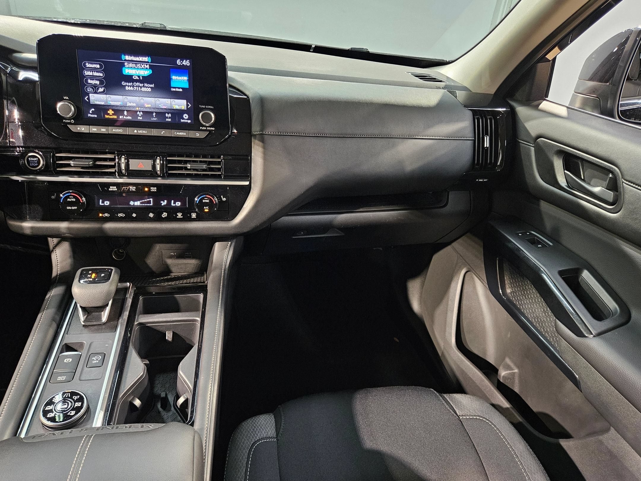Used 2024 Nissan Pathfinder SV AWD/4WD image 11