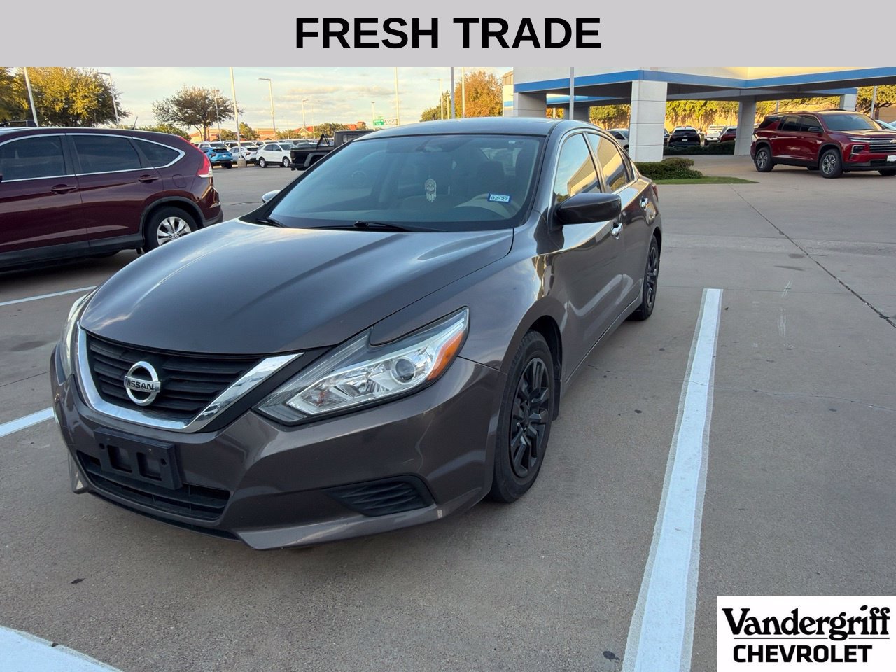 Used 2017 Nissan Altima 2.5 S w/ Power Driver Seat Package FWD image 2
